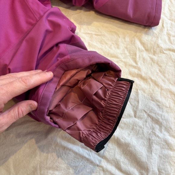 Patagonia snow pile bib 2T, snow suit, snow pants - Picture 9 of 11